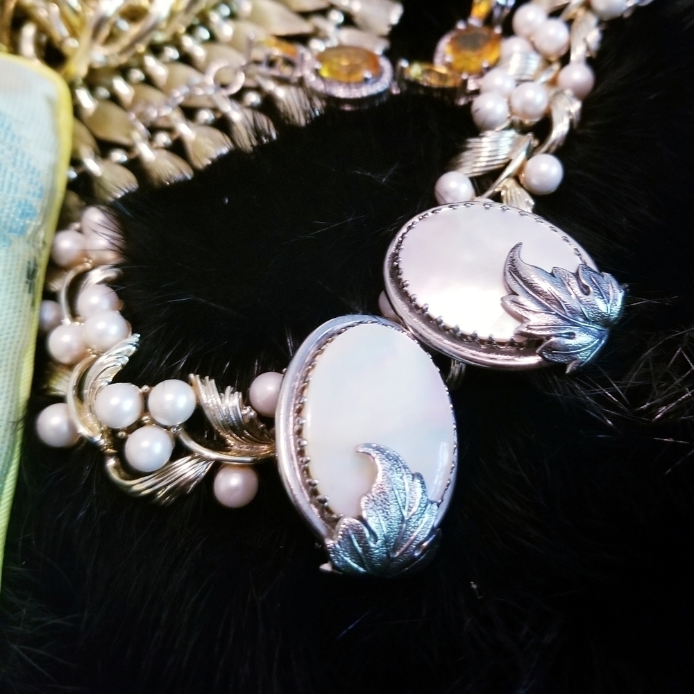 Rare Vintage Signed Whiting & Davis Mother of Pearl Oval Ornate Silver Earrin… - Picture 6 of 15